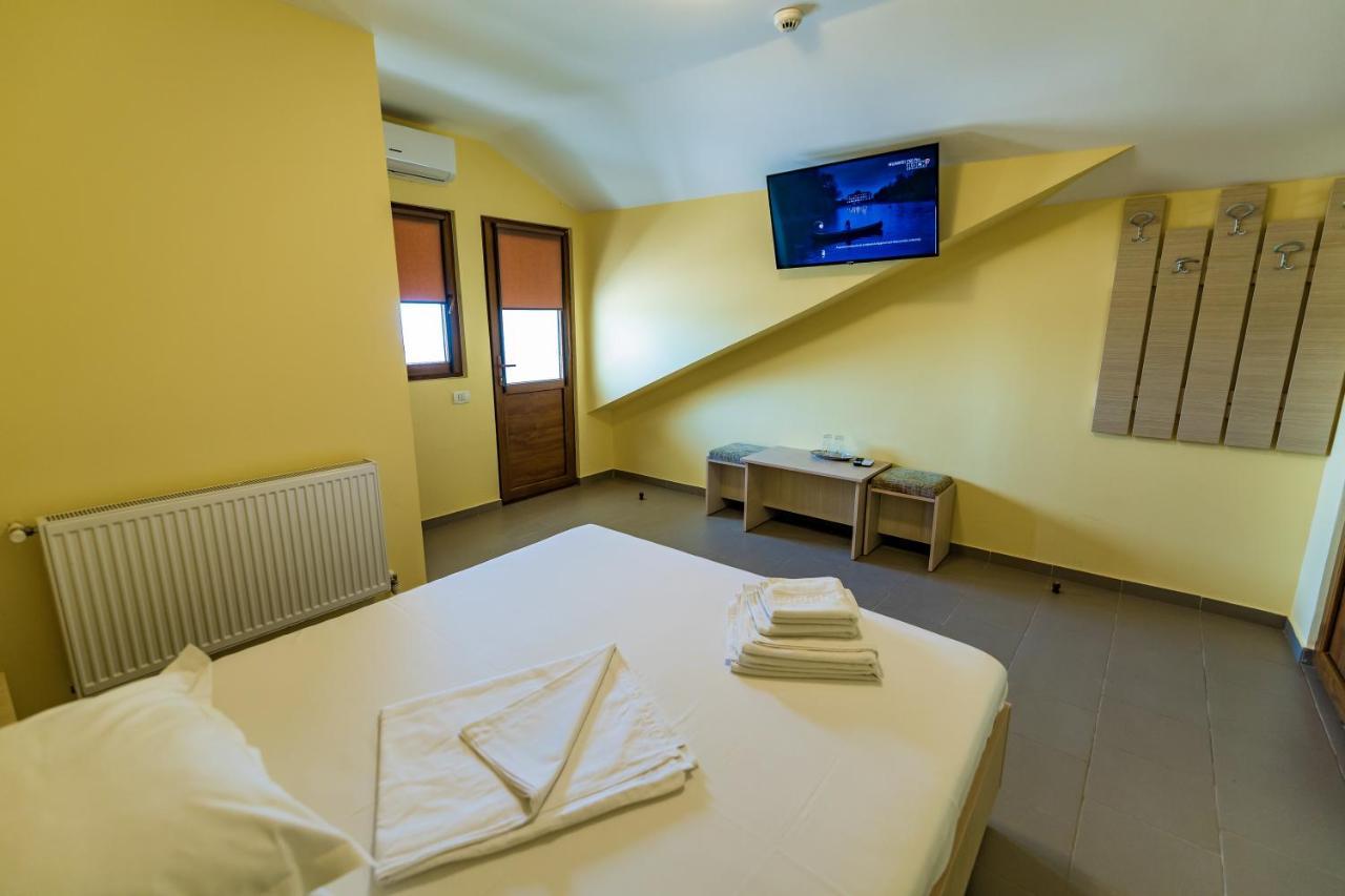 Micul Golf Otel Două Mai Dış mekan fotoğraf